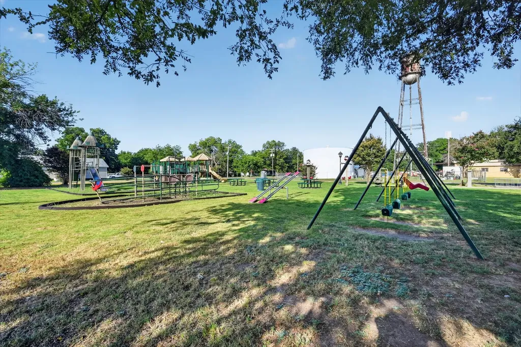 701 E Main Street Tioga TX 76271