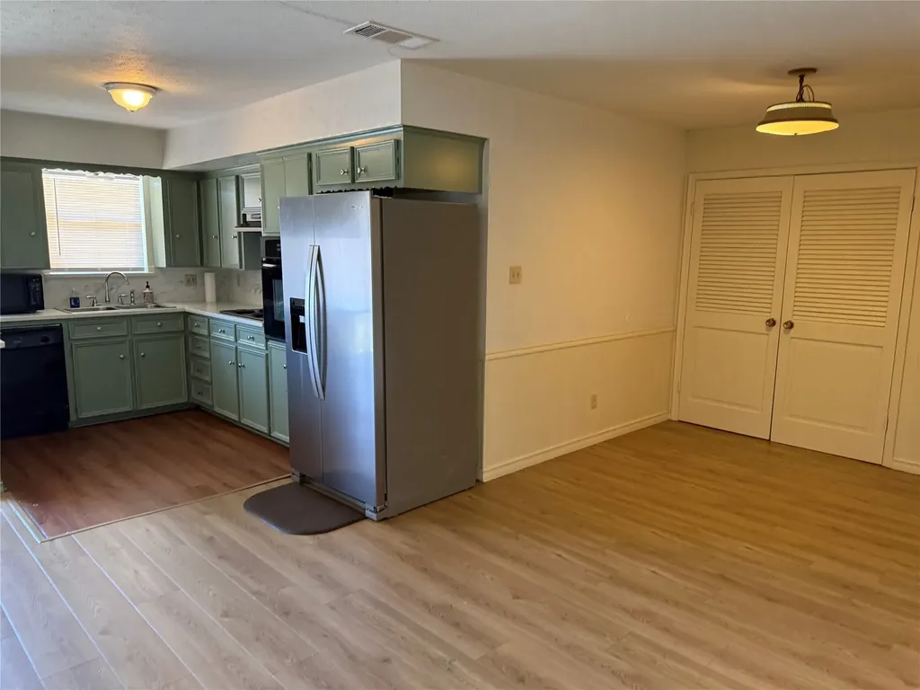 411 Tiffany Trail Richardson TX 75081