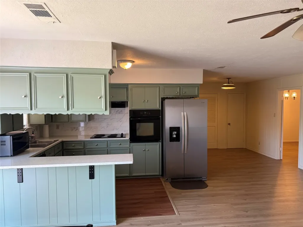 411 Tiffany Trail Richardson TX 75081