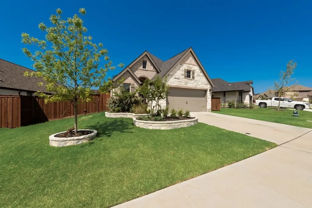 119 Palo Duro Bend Rhome TX 76078