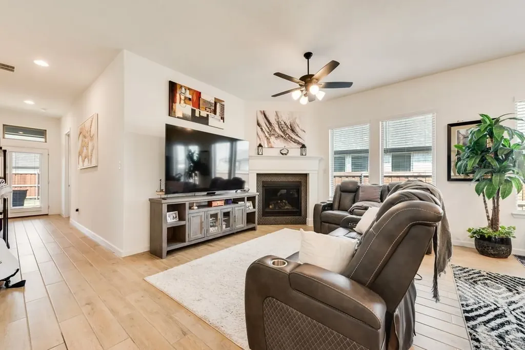 119 Palo Duro Bend Rhome TX 76078