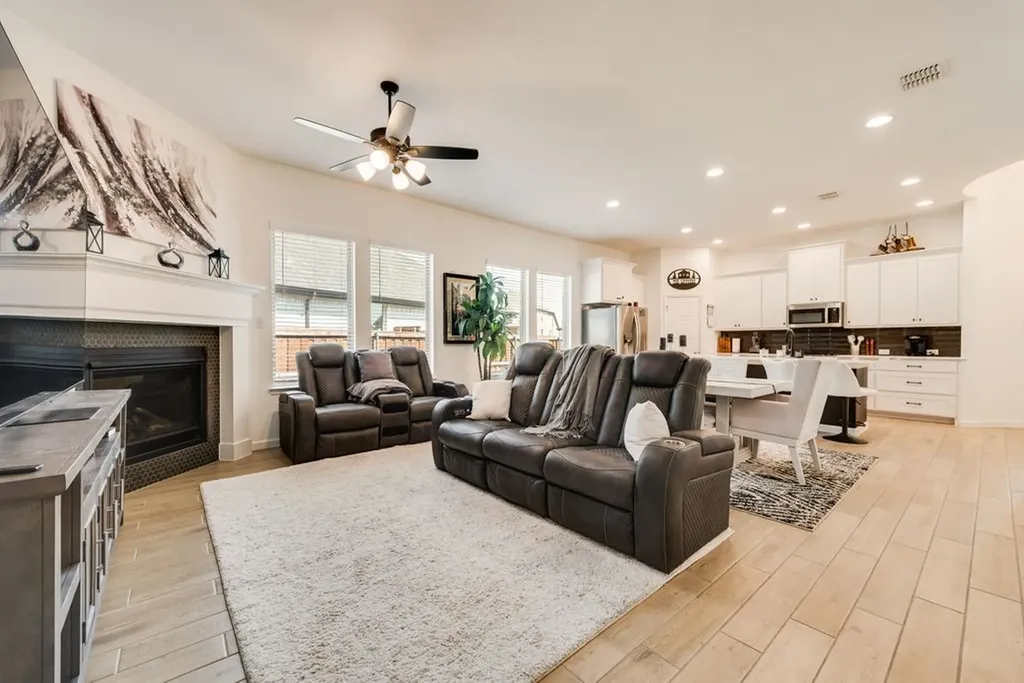 119 Palo Duro Bend Rhome TX 76078