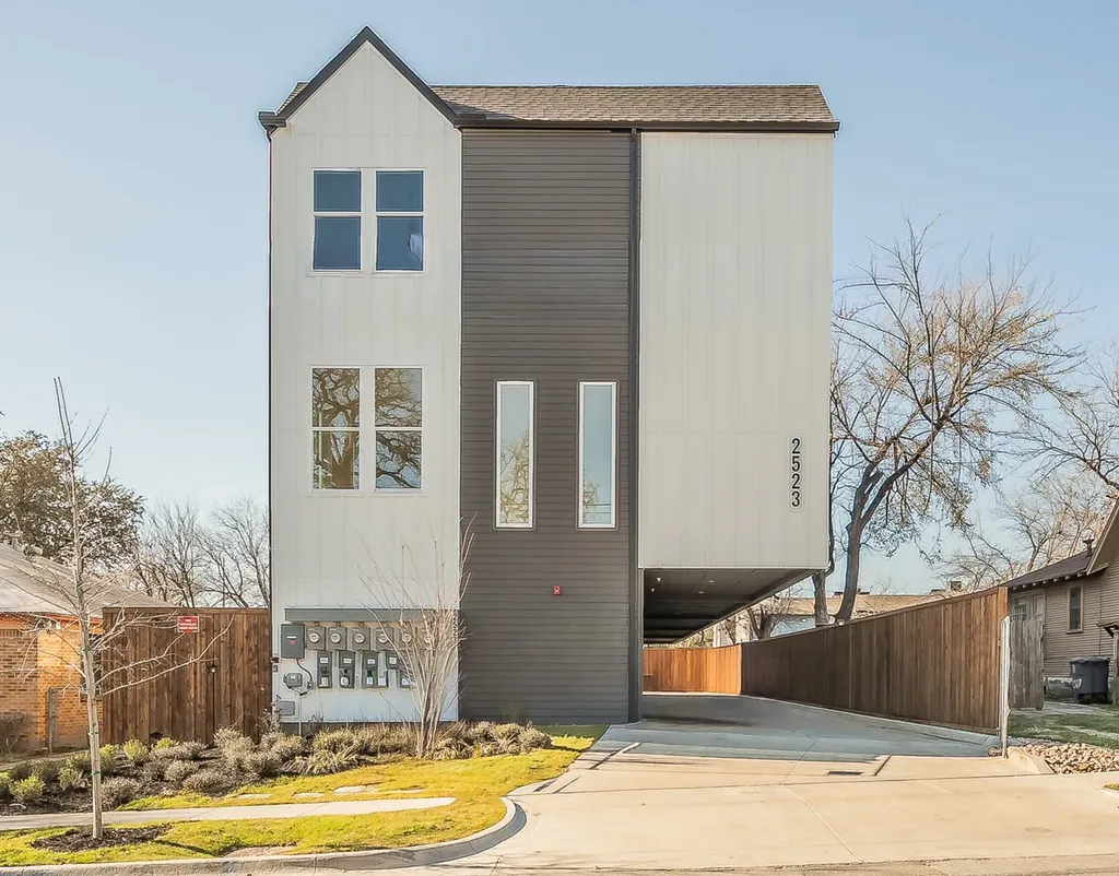 2523 Hondo Avenue Dallas TX 75219