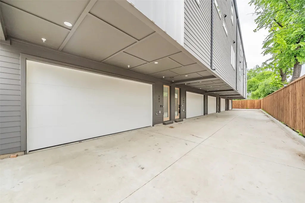 2523 Hondo Avenue Dallas TX 75219