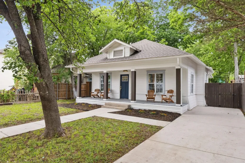 416 Cristler Avenue Dallas TX 75223