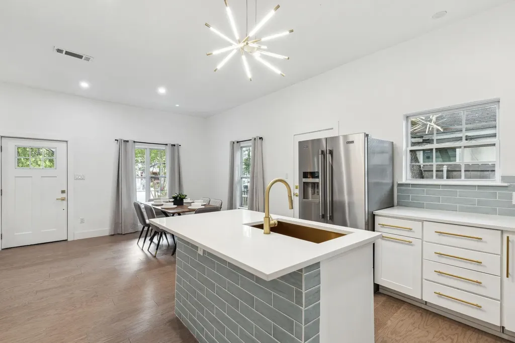 416 Cristler Avenue Dallas TX 75223