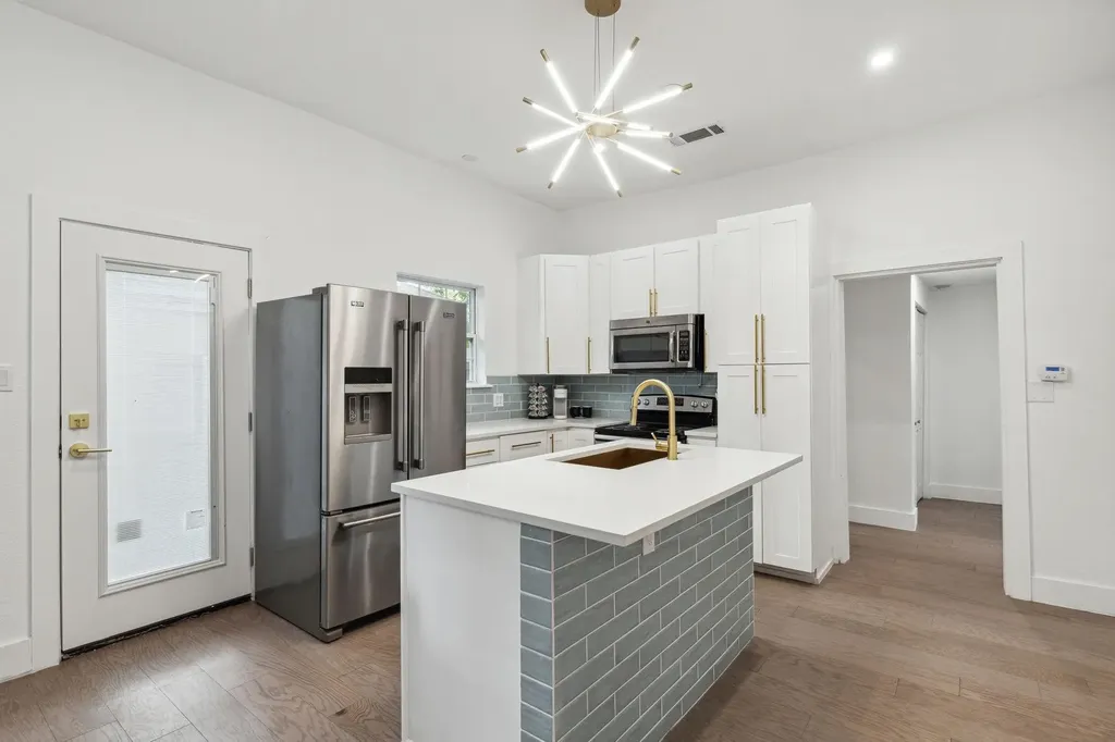 416 Cristler Avenue Dallas TX 75223