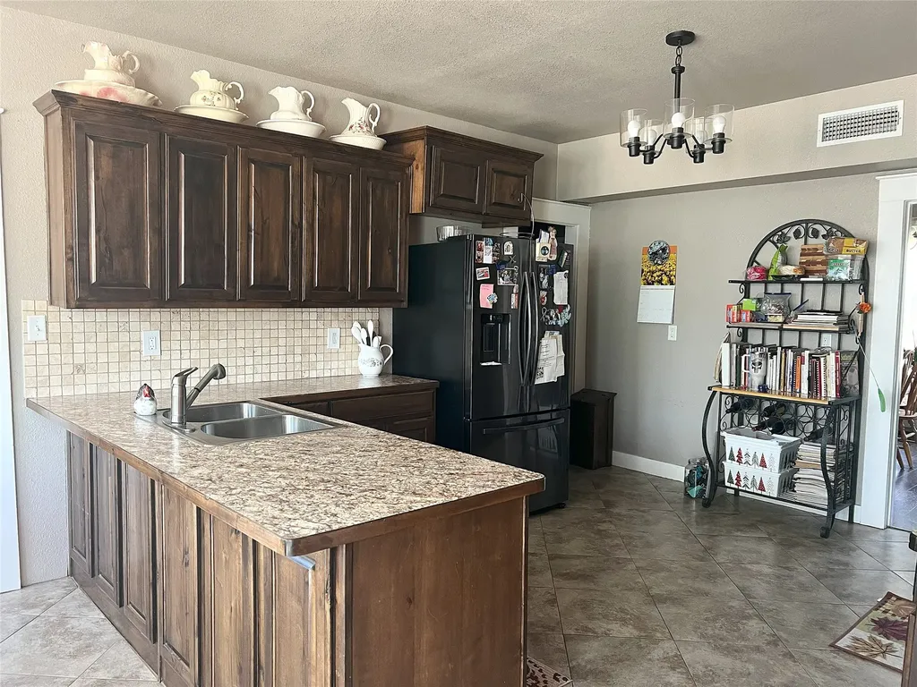 1447 County Road 189 Gainesville TX 76240