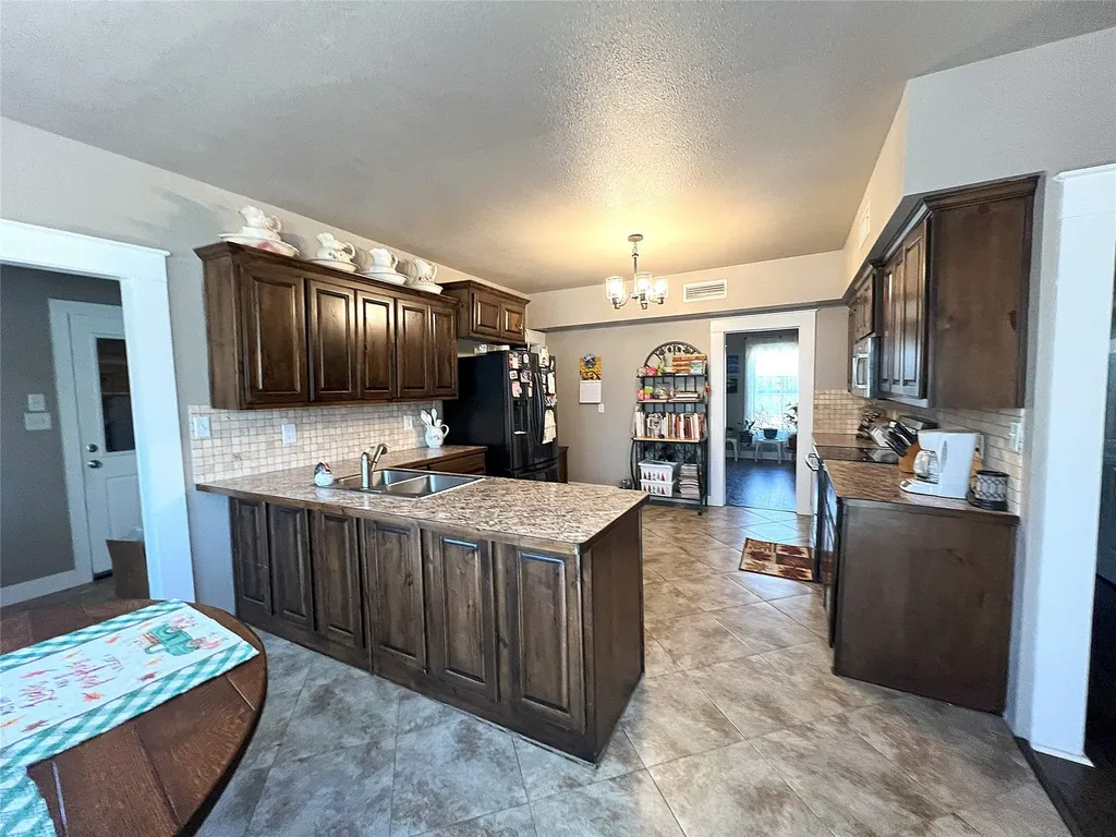1447 County Road 189 Gainesville TX 76240
