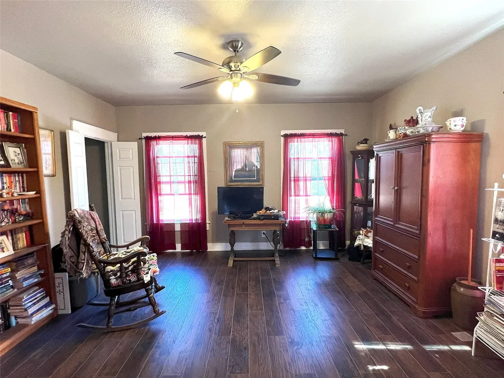 1447 County Road 189 Gainesville TX 76240