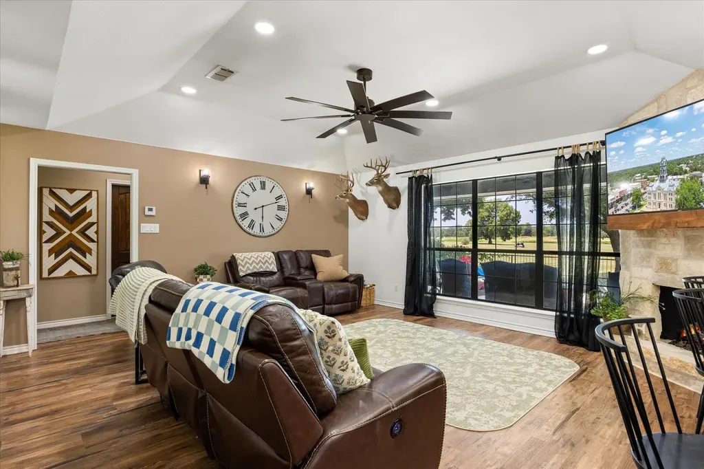 1003 Prairie Wind Boulevard Stephenville TX 76401