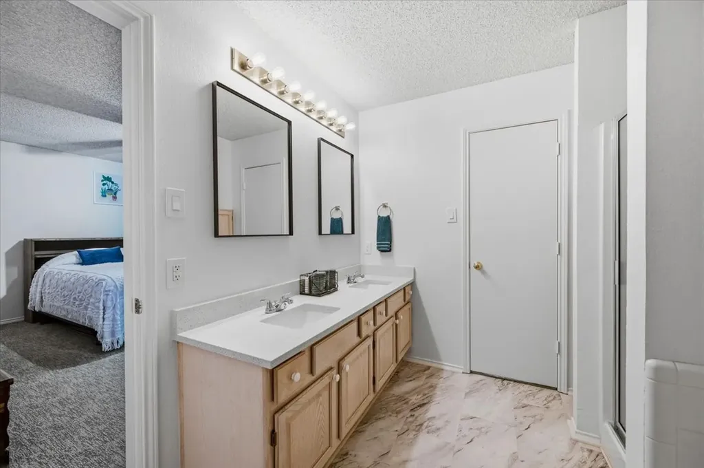 407 Nita Lane Euless TX 76040