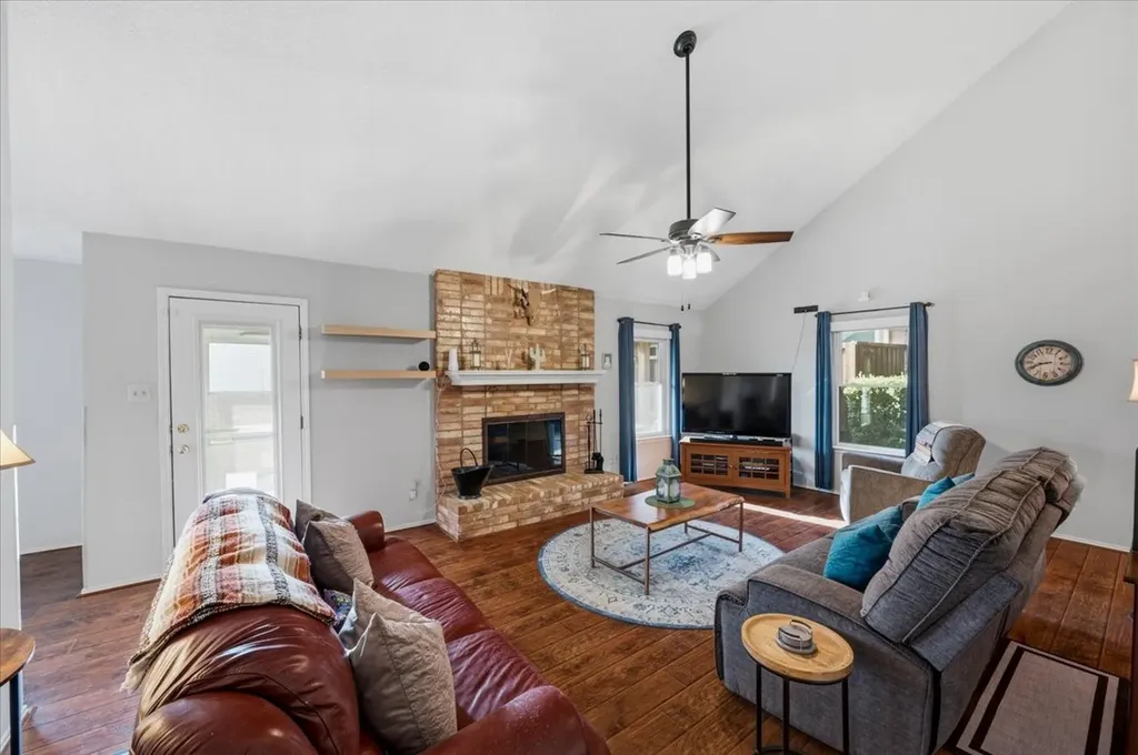 407 Nita Lane Euless TX 76040