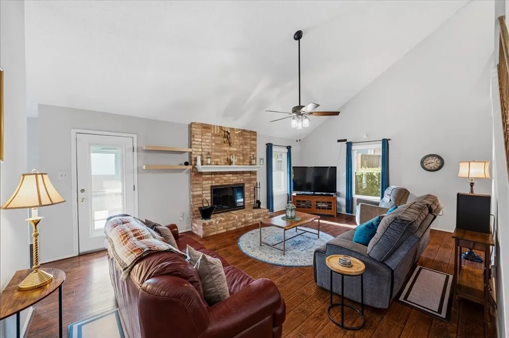 407 Nita Lane Euless TX 76040