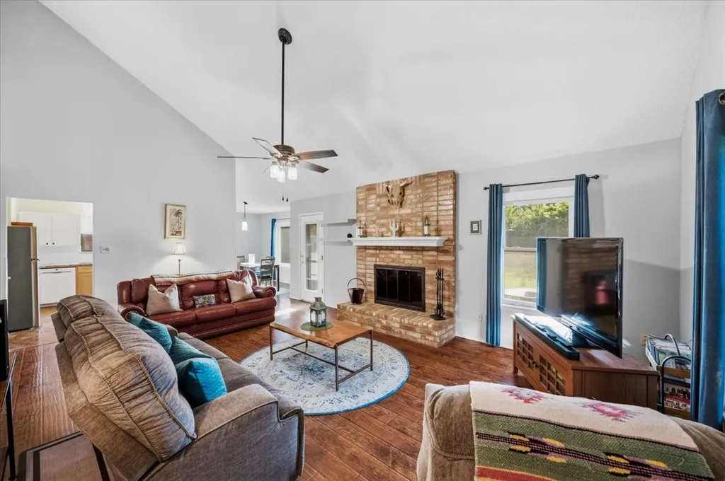407 Nita Lane Euless TX 76040