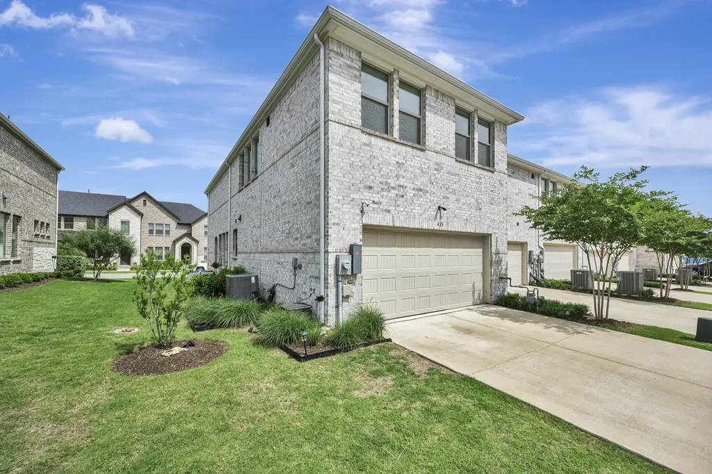 425 Parkside Drive Argyle TX 76226