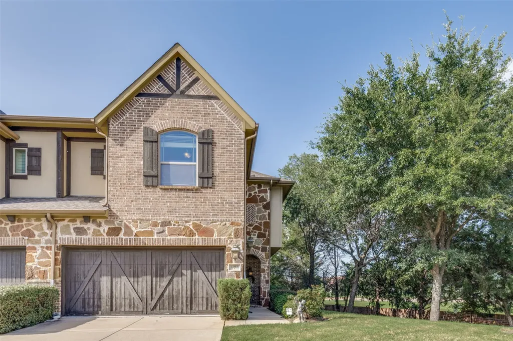 1017 Brook Hollow Drive Euless TX 76039