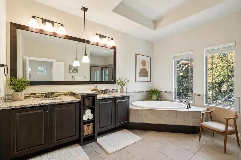 1017 Brook Hollow Drive Euless TX 76039
