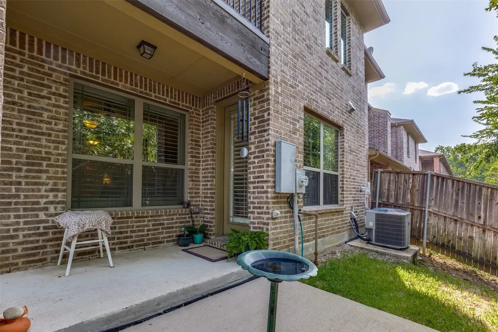 1017 Brook Hollow Drive Euless TX 76039