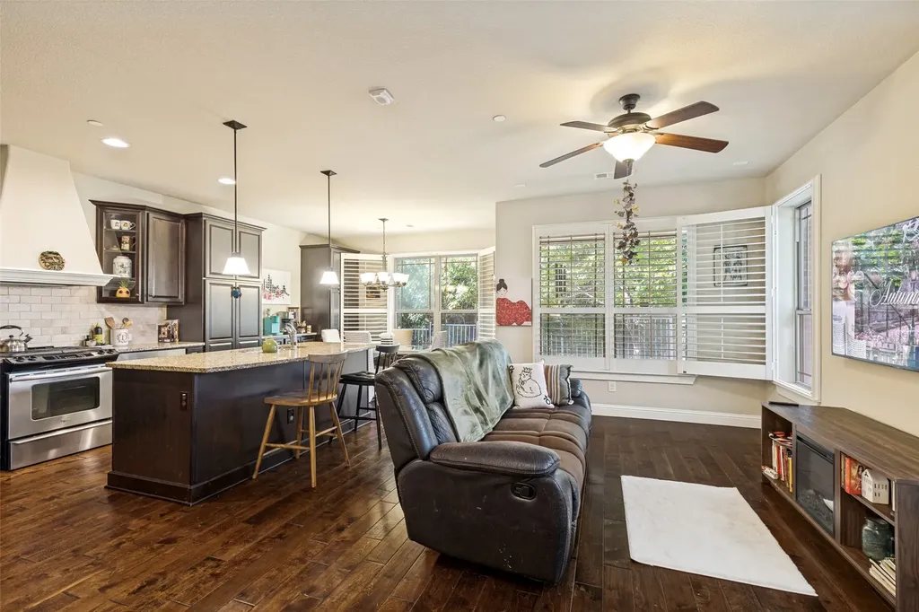 1017 Brook Hollow Drive Euless TX 76039