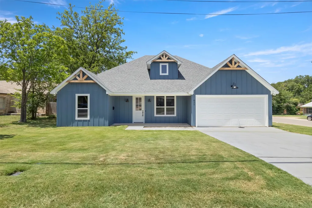 621 Oaklawn Drive River Oaks TX 76114