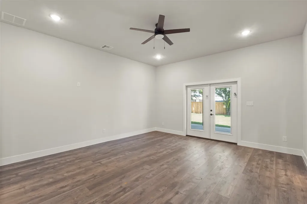 621 Oaklawn Drive River Oaks TX 76114