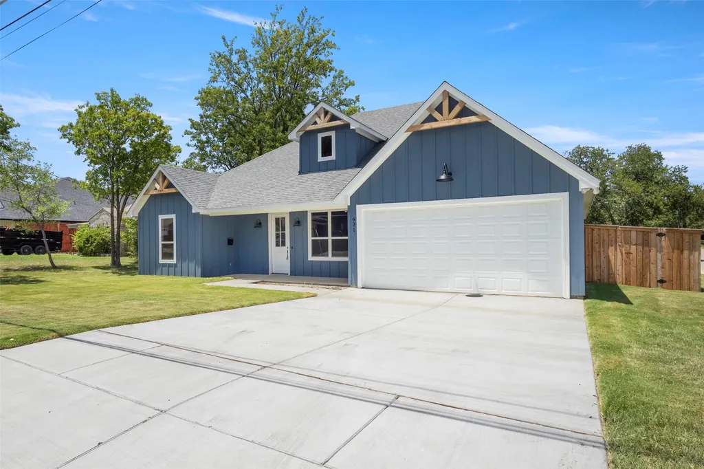 621 Oaklawn Drive River Oaks TX 76114