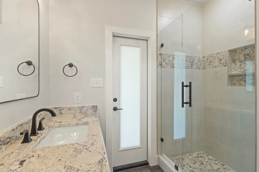 621 Oaklawn Drive River Oaks TX 76114