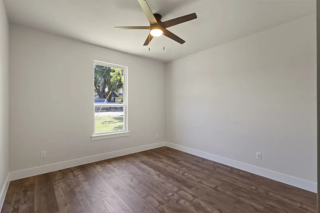 621 Oaklawn Drive River Oaks TX 76114
