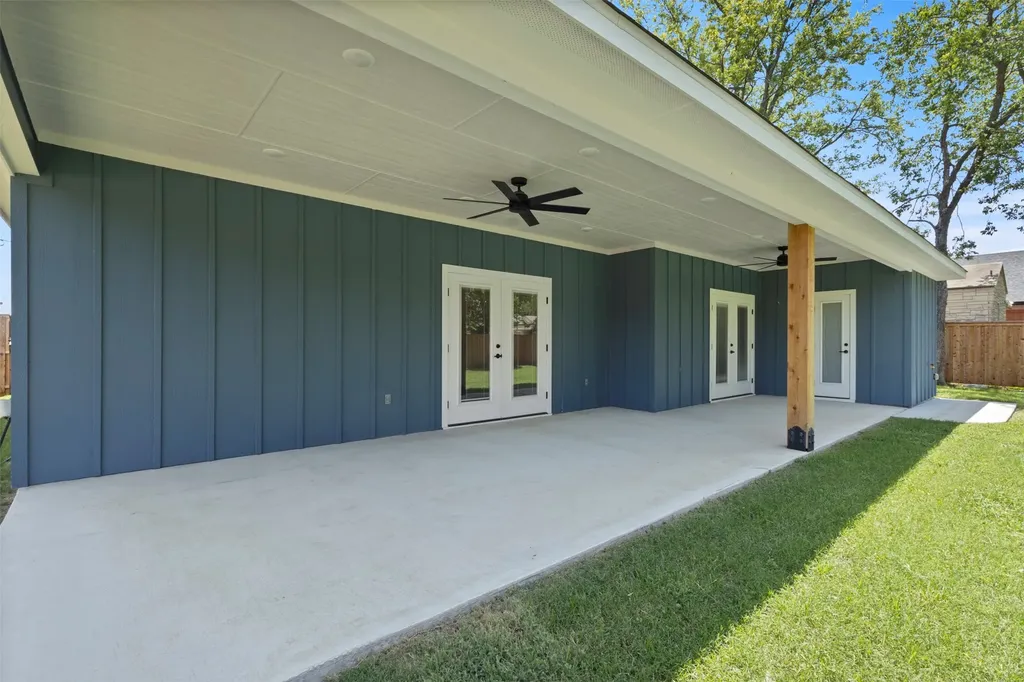 621 Oaklawn Drive River Oaks TX 76114