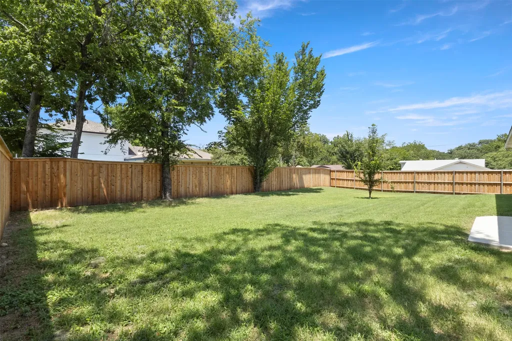 621 Oaklawn Drive River Oaks TX 76114
