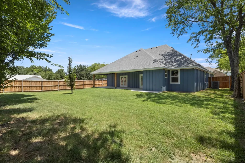 621 Oaklawn Drive River Oaks TX 76114