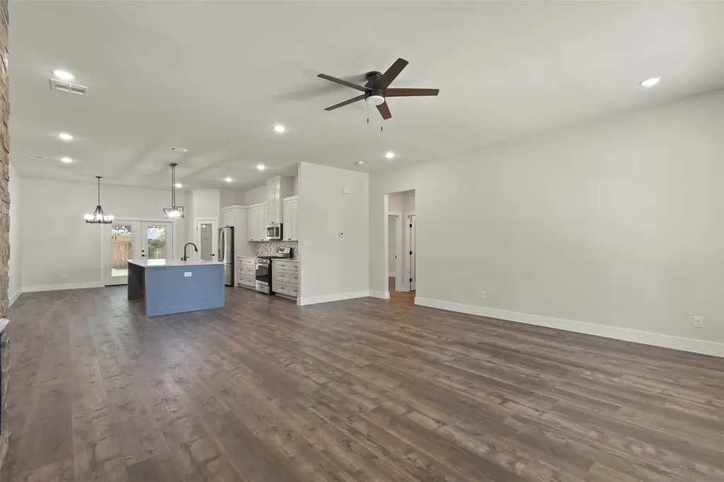 621 Oaklawn Drive River Oaks TX 76114