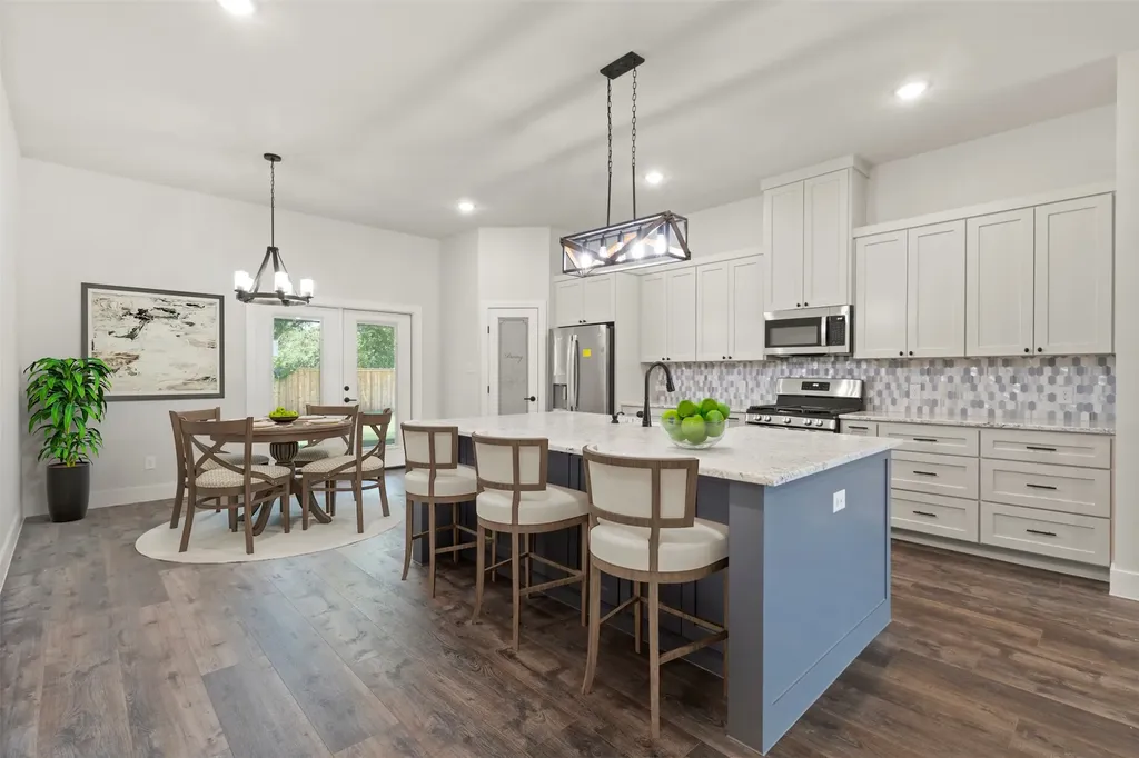621 Oaklawn Drive River Oaks TX 76114