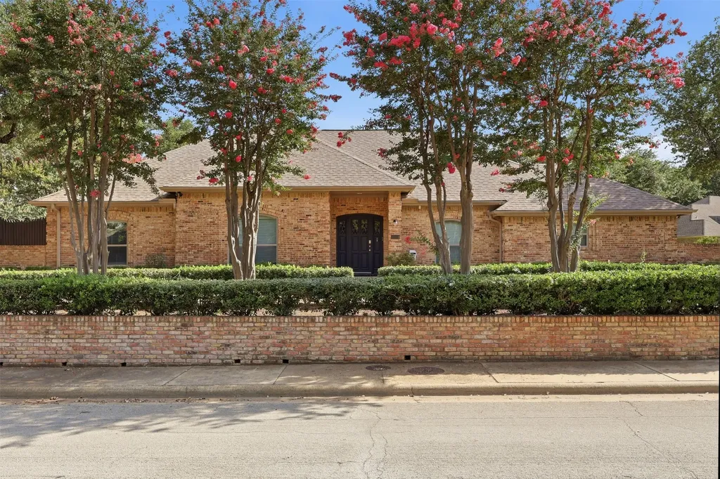 6302 Warm Mist Lane Dallas TX 75248