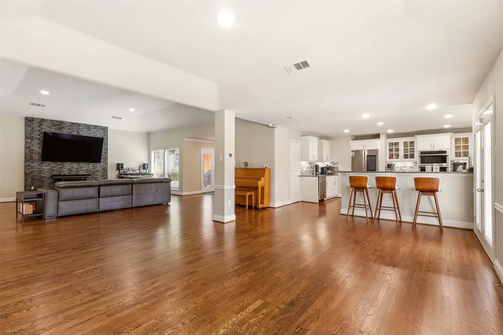 6302 Warm Mist Lane Dallas TX 75248
