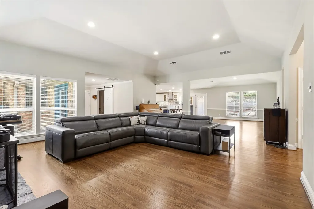 6302 Warm Mist Lane Dallas TX 75248