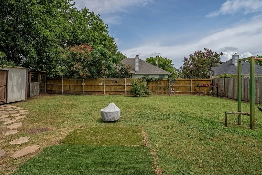 807 Lee Street Tioga TX 76271