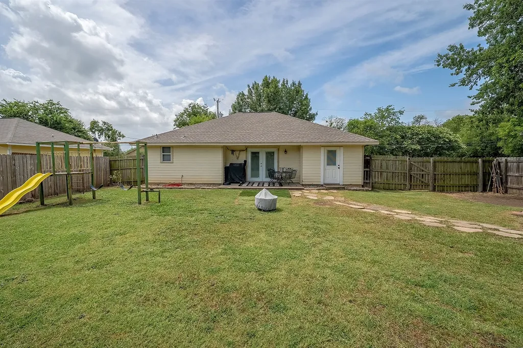 807 Lee Street Tioga TX 76271
