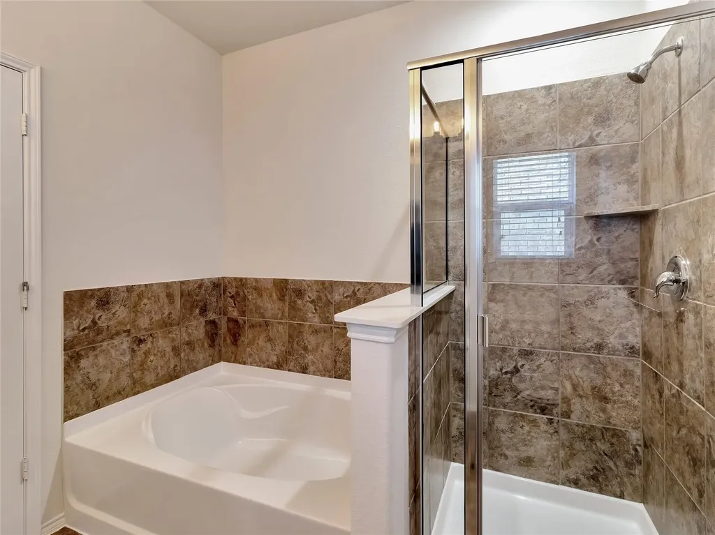 2011 Avondown Road Forney TX 75126