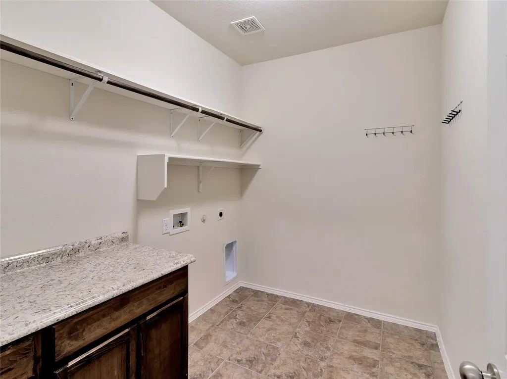2011 Avondown Road Forney TX 75126