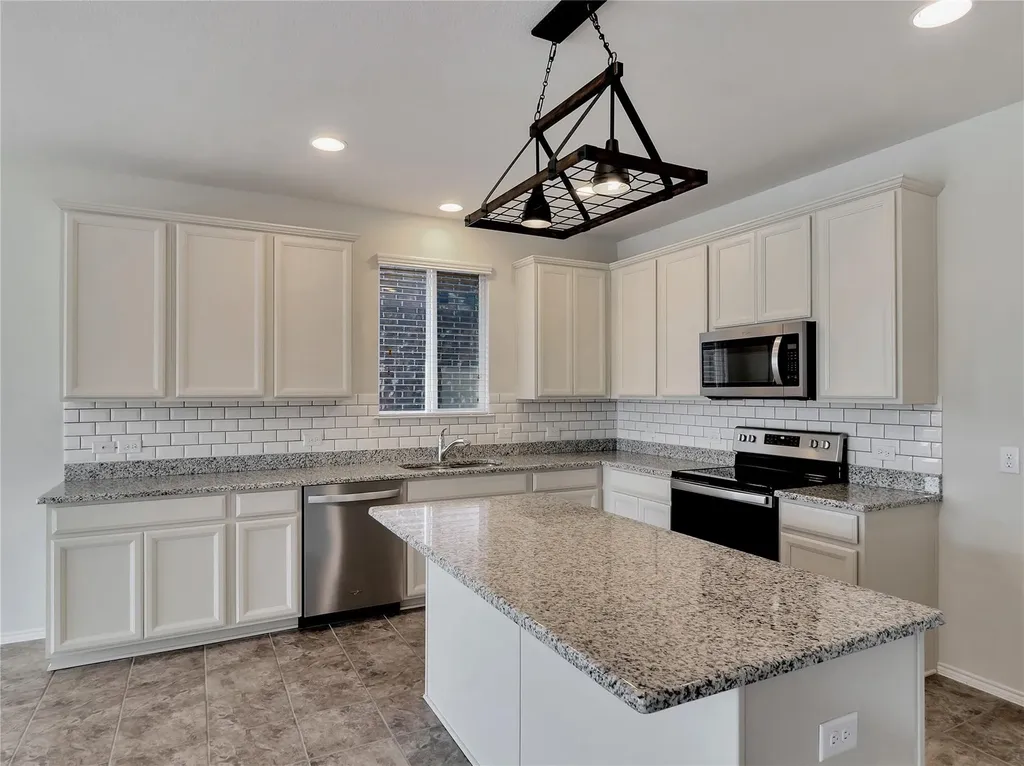 2011 Avondown Road Forney TX 75126
