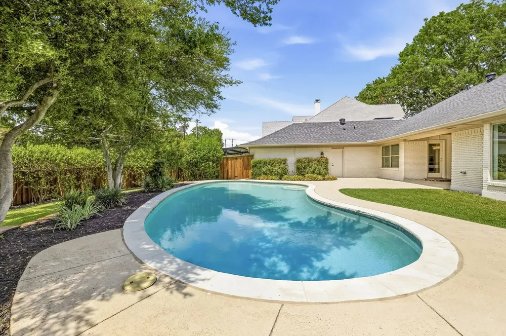 10747 Bushire Drive Dallas TX 75229