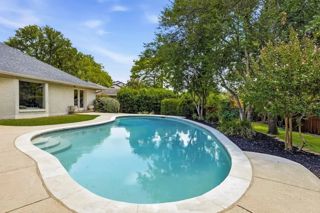 10747 Bushire Drive Dallas TX 75229