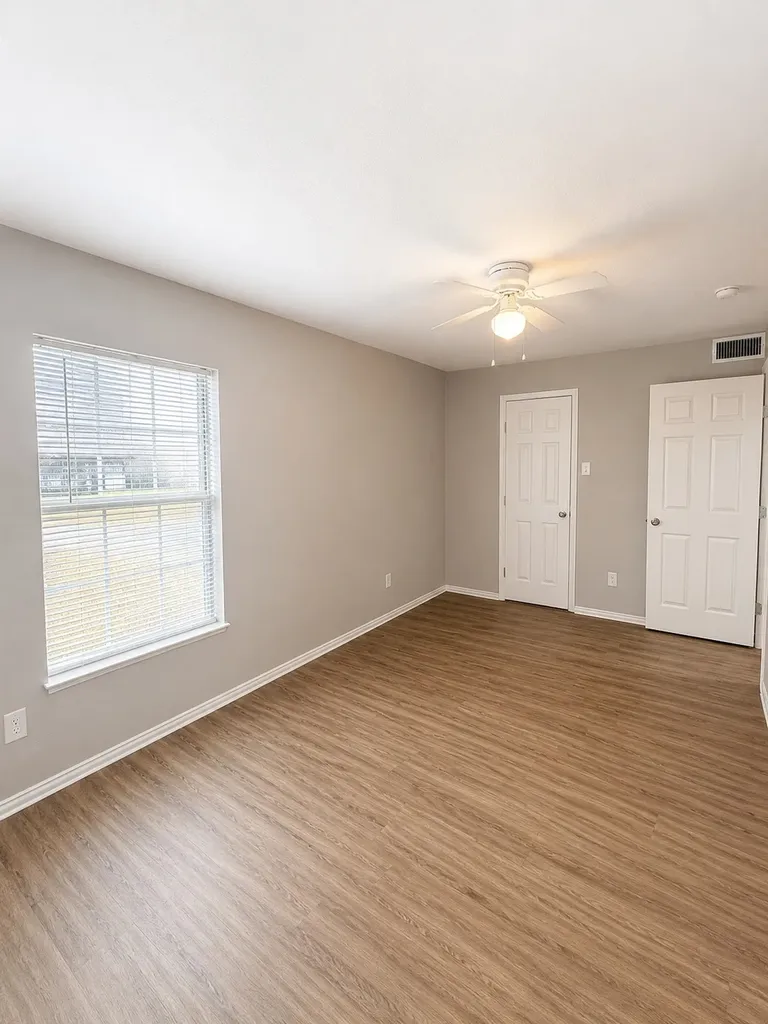 901 Bessie Street Fort Worth TX 76104