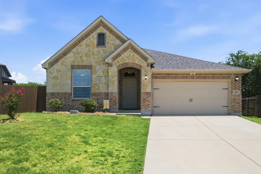 3901 Kensington Drive Sanger TX 76266