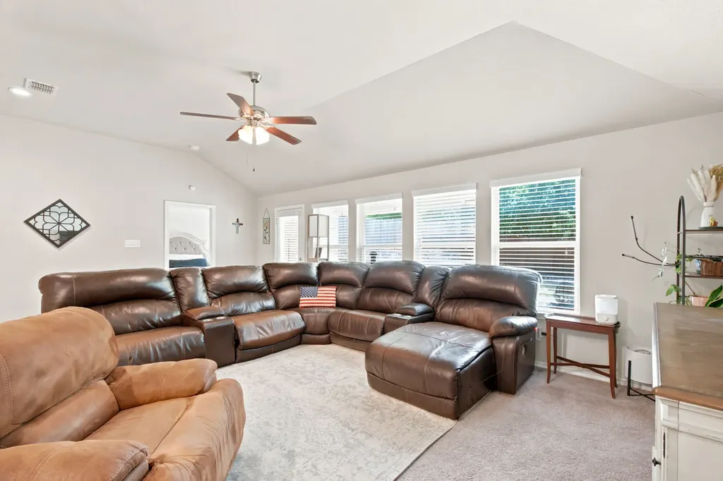 3901 Kensington Drive Sanger TX 76266