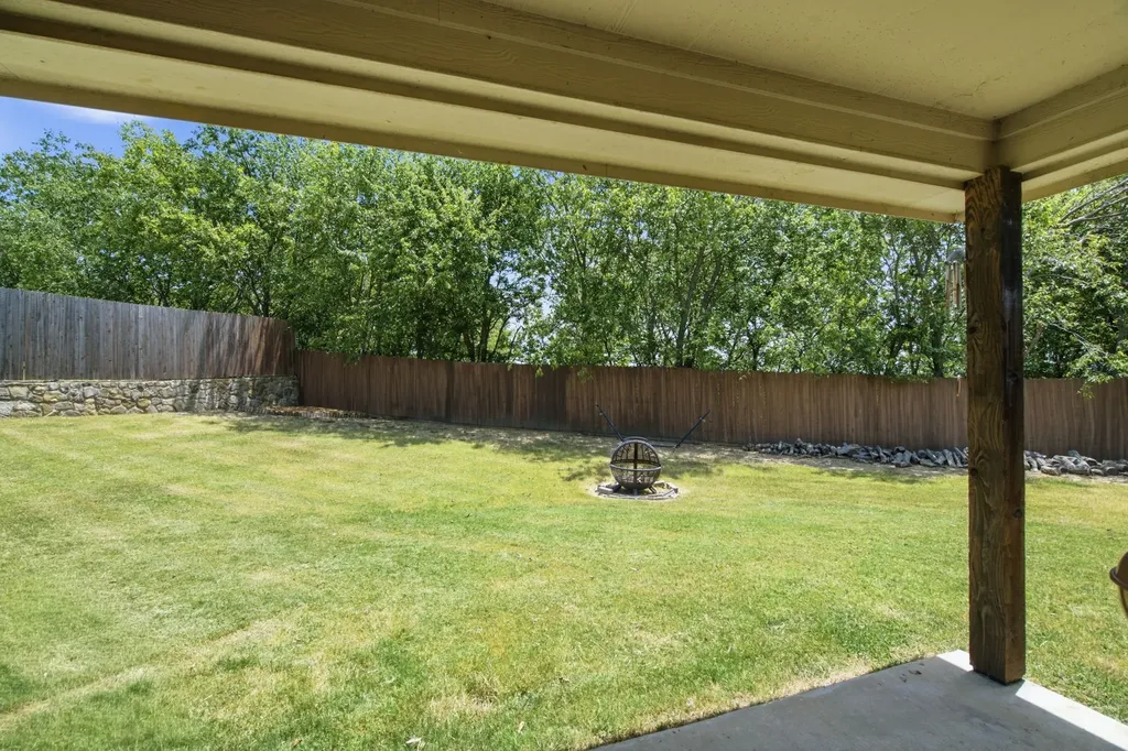 3901 Kensington Drive Sanger TX 76266