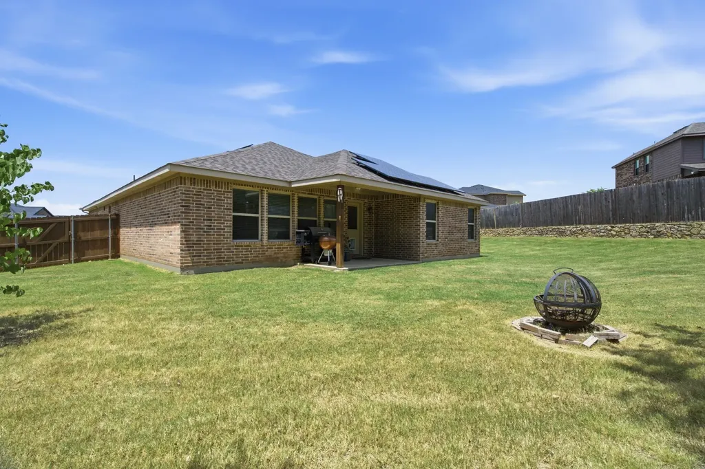 3901 Kensington Drive Sanger TX 76266