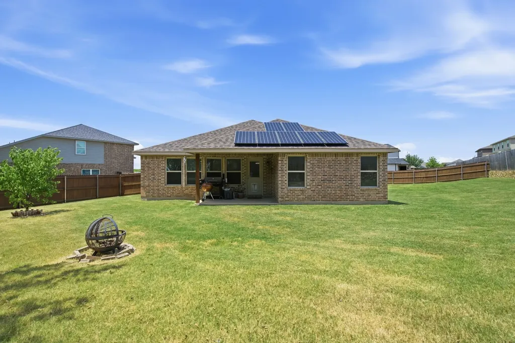 3901 Kensington Drive Sanger TX 76266